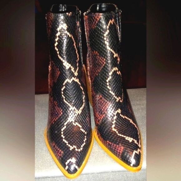 SNAKE SKIN MULTICOLOR BEAUTIFUL LADIES BOOTS SZ 6 - Picture 6 of 10